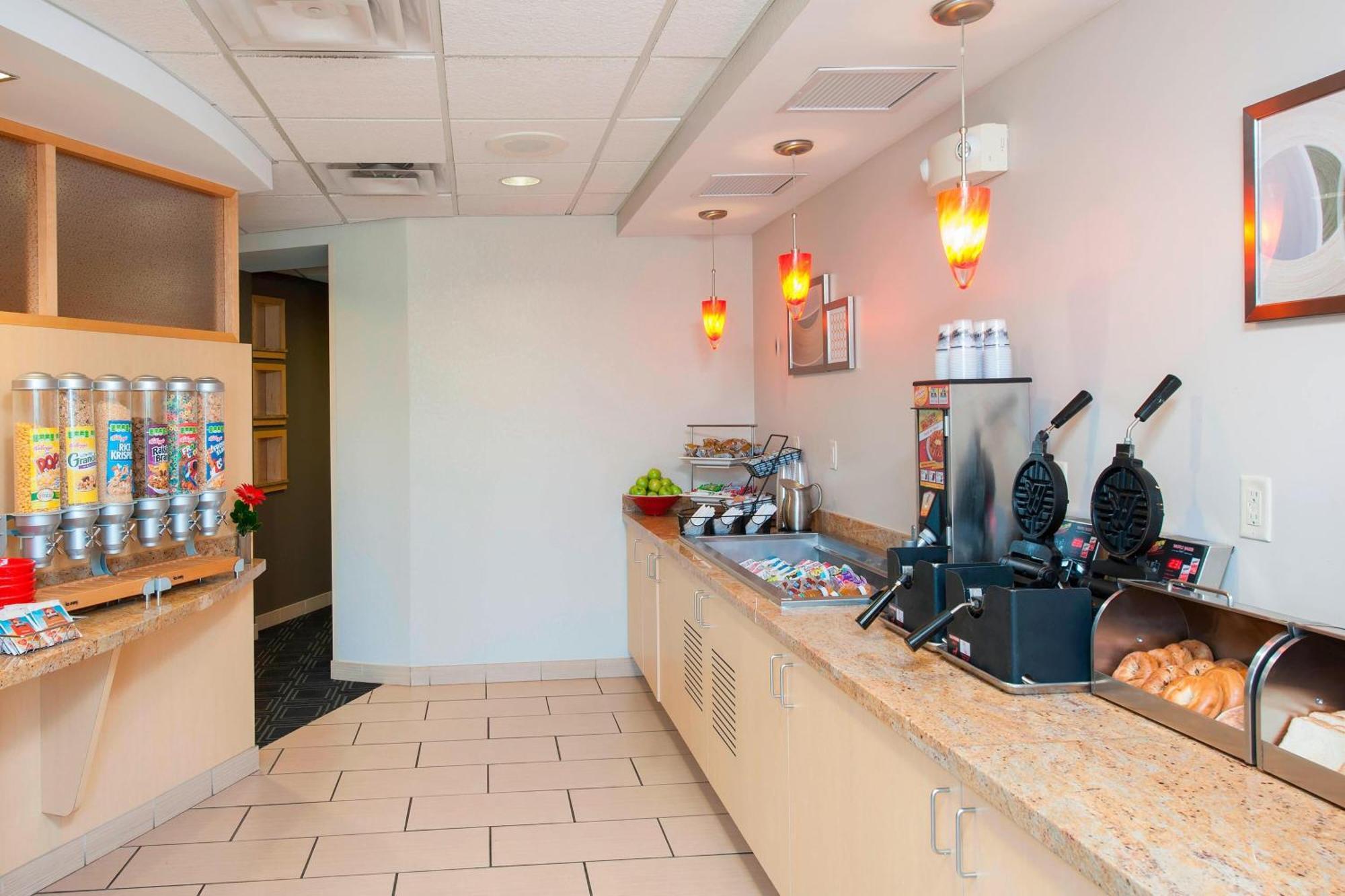 Towneplace Suites Des Moines Urbandale Johnston Zewnętrze zdjęcie
